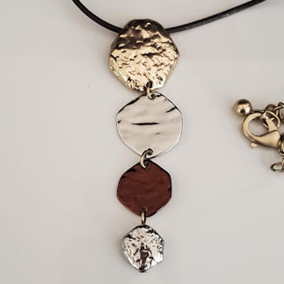 Chico's Gold Silver Copper Hammered Circle Disc Pendant Brown Leather Necklace - Picture 5 of 7